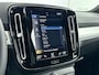 Volvo XC40 T4 Recharge Plus Dark | 19" | Harman Kardon | Elektrisch verstelbare stoelen | Stoel/Stuurverwarming | Getint Glas | Parkeerverwarming | Parkeercamera |  Keyless | Elektrische achterklep