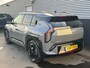 Kia EV3 GT-PlusLine 81.4 kWh Schuif-/kanteldak, 360° camera, Stoel- & stuurwielverwarming, Stoelkoeling navigatie, Apple CarPlay/Android Auto, NL-auto, boekjes compleet