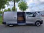 Opel Vivaro-e Electric L3 75 kWh 136pk | 8 jaar garantie | 0% financial lease | Multimedia | Apple Carplay | Android Auto | Achteruitrijcamera | Parkeersensoren achter | Ditale cockpit | Stuurwielbediening | Bestuurdersstoel comfort | Bank voorpassagiers | Tussenwand comfort met raam | van €47.080 voor €36.095 ex. BTW rijklaar