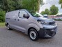 Opel Vivaro-e Electric L3 75 kWh 136pk | 8 jaar garantie | 0% financial lease | Multimedia | Apple Carplay | Android Auto | Achteruitrijcamera | Parkeersensoren achter | Ditale cockpit | Stuurwielbediening | Bestuurdersstoel comfort | Bank voorpassagiers | Tussenwand comfort met raam | van €47.080 voor €36.095 ex. BTW rijklaar