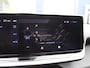 Peugeot 2008 GT 1.2 Hybrid 136PK e-DCS6 Automaat Navigatie, Camera 360, Pano-Opendak, Adaptieve Cruise Control, Lichtmetalen velgen, Zwart dak