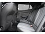 Peugeot e-2008 EV Allure 50 kWh 3 Fase 100%SOH! | Navigatie | Parkeersensoren v/a | Climate Control | Half-Leder | Full-LED | !!
