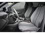 Peugeot e-2008 EV Allure 50 kWh 3 Fase 100%SOH! | Navigatie | Parkeersensoren v/a | Climate Control | Half-Leder | Full-LED | !!