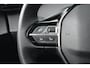 Peugeot e-2008 EV Allure 50 kWh 3 Fase 100%SOH! | Navigatie | Parkeersensoren v/a | Climate Control | Half-Leder | Full-LED | !!