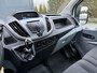 Ford Transit 2.0 TDCI EURO 6 / PICK UP / HIAB KRAAN T-CLX 013 / 2.7 TONS TREKHAAK / 34.988 KM! / 1e EIG. / 3-ZITS / AIRCO / ZEER NETJES