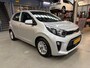 Kia Picanto 1.0 DPi 67pk 4-zits DynamicLine | Apple carplay / Android auto | Camera | Cruise control | All season banden | NAP | Rijklaar prijs!