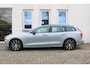 Volvo V60 T6 Plug-in hybrid AWD Plus Dark | Trekhaak | Rondomzicht camera | Verwarmbare voorstoelen + achterbank | Premium audio by Harman Kardon | Verwarmbaar stuurwiel + voorruit | Elek. bed. voorstoelen met geheugen | Blind spot | Elektrische achterklep | Keyless | Adaptive cruise control | Pilot assist |