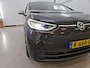 Volkswagen ID.3 First Plus 58 kWh 204pk / LED / Navigatie / Camera / Donker Glas / 19" LMV