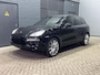 Porsche Cayenne 3.0 D | Schuif/kanteldak | Trekhaak | 21 Inch | Luchtvering | Vol-Leder