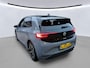 Volkswagen ID.3 First Plus 58 kWh / LED / Navigatie / Camera / Parkeersensoren V+A / Lichtmetaal 19 inch /  Stoelverwarming /