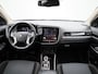 Mitsubishi Outlander 2.4 PHEV Pure+ | Automaat | Stoel verwarming | DAB | Camera | Cruise control | Bluetooth | Parkeer sensoren | Navigatie | Climate control | Navigatie