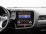 Mitsubishi Outlander 2.4 PHEV Pure+ | Automaat | Stoel verwarming | DAB | Camera | Cruise control | Bluetooth | Parkeer sensoren | Navigatie | Climate control | Navigatie