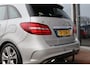 Mercedes-Benz B-klasse B180 AUTOMAAT AMG STYLING Navi | Trekhaak | Camera | Stoelverw. | 17 Inch Lm |