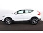Volvo XC40 T4 R-Design - Parkeercamera achter - Verwarmde voorstoelen - Parkeersensoren voor & achter - Apple Carplay & Android Auto - Volvo On Call - Cruise Control - 18' LMV
