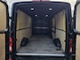 Volkswagen Crafter 35 2.0 TDI L3H2 177PK RWD Highline | 3500KG trekhgewicht | Cruise | App-connect | Navi | Stoelverwarming | Betimmering | Camera |
