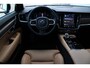 Volvo V90 T6 Plug-in hybrid AWD Ultra Dark | Trekhaak | Panoramadak | Verwarmbare voorstoelen met massagefunctie | Premium Audio by Harman Kardon | Verwambare achterbank+stuurwiel | Head-up display | Interieur voorverwarming |