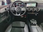 Mercedes-Benz A-klasse 180 Business Solution AMG | Panoramadak | Memory Seats | Ambiance Verlichting | Stoelverwarming | Camera | Navigatie | Apple Carplay | Keyless | Dodehoekdetectie | Cruise Control | DAB |