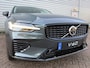Volvo V60 T6 Plug-in hybrid AWD Ultra Dark / Gratis Lounge Pack twv € 3995 / Audio B&W / stoel ventilatie voor / 360 Camera /