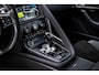 Jaguar F-Type 2.0T P300 R-Dynamic | Panodak | Meridian | Camera | Sportuitlaat | 19 inch |