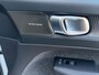 Volvo EX40 Single Motor Extended Range Ultra Black Ed. 82 kWh / panoramadak / Rondomzichtcamera / Harman/Kardon / Stuur- en stoelverwarming /