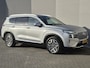 Hyundai Santa Fe 1.6 T-GDI PHEV Plug-in Premium Automaat / HUD / trekhaak 1.350 kg / Elektrische achterklep / Stuur-,Stoel en Achterbankverwarming / Adaptief CC / Stoelventilatie / Rondomzicht camera /