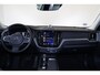 Volvo XC60 T8 Twin Engine AWD Momentum - Luchtvering - Bowers & Wilkins Audio - Nappaleder - Stoelverwarming & -ventilatie - Head-up display - Elektrisch bedienbare voorstoelen met geheugen - Apple® CarPlay / Android Auto - Gelaagde zijruiten - Keyless Entry