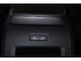 Volvo XC60 T8 Twin Engine AWD Momentum - Luchtvering - Bowers & Wilkins Audio - Nappaleder - Stoelverwarming & -ventilatie - Head-up display - Elektrisch bedienbare voorstoelen met geheugen - Apple® CarPlay / Android Auto - Gelaagde zijruiten - Keyless Entry