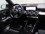 Mercedes-Benz GLB 180 Business Solution AMG | Panoramaschuifdak | Premium Plus | Trekhaak | Verschuifbare Bank | Winterpakket |