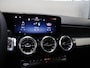 Mercedes-Benz GLB 180 Business Solution AMG | Panoramaschuifdak | Premium Plus | Trekhaak | Verschuifbare Bank | Winterpakket |
