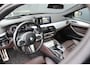 BMW 5-Serie Touring 530i High Executive M-sport | Incl. 12 maanden garantie | Panoramadak | Dodehoek detectie | Geheugenstoelen |  Parkeercamera | Standkachel | Head-up display | Elektrisch uitklapbare trekhaak | Stoelverwarming | Draadloze telefoonlader | Luxe lederen bekleding |