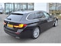 BMW 5-Serie Touring 530e Leer | Head Up | Stuur-Stoelverw v+a | Adapt Cr | Sfeerverl.| Dealer onderhouden!