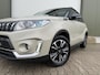 Suzuki Vitara 1.4 140 pk Automaat Style / Pano / Clima / Camera / Keyless / Alcantara / Adaptive Cruise / Two Tone / Stijl