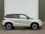 Suzuki Vitara 1.4 140 pk Automaat Style / Pano / Clima / Camera / Keyless / Alcantara / Adaptive Cruise / Two Tone / Stijl