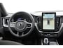 Volvo XC60 T8 455PK Facelift AWD Plus Black Edition Head up display / Luchtvering / Trekhaak / Apple Carplay / Adaptive cruise control / Panorama dak / Sportstoelen / Elektrisch bedienbare bestuurderstoel met geheugen / Keyless Entry / Elektrische achterklep