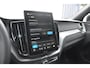 Volvo XC60 T8 455PK Facelift AWD Plus Black Edition Head up display / Luchtvering / Trekhaak / Apple Carplay / Adaptive cruise control / Panorama dak / Sportstoelen / Elektrisch bedienbare bestuurderstoel met geheugen / Keyless Entry / Elektrische achterklep