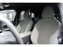 Volvo EX30 Single Motor Extended Range Plus Europa 69 kWh **WORDT VERWACHT** Black Pack | Elektrisch verstelbare voorstoelen | Stoel- en stuuverwarming | Google Maps & Infotainment | Harman Kardon premium soundbar | Elektrisch bedienbare achterklep
