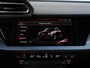 Audi A3 Sportback 40 TFSI e S edition 204pk | 19" Velgen | Ambient Light | Adaptive Cruise | Achteruitrijcamera | Elektr. inkl. buitenspiegels | RS wrap