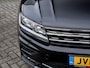 Volkswagen Tiguan 1.4 TSI ACT Highline | Navigatie | LED Koplampen | Active Tail Lights | Adaptieve Cruise Control | Virtual Cockpit | Stoelverwarming | Climate Control | Metallic Lak | Privacy Glas | All Season Banden |