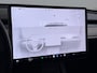 Tesla Model Y Long Range AWD 514pk SOH 92% Trekhaak Warmtepomp Leder Panoramadak Matrix-LED Autopilot Elektr.Stuur+Stoel+Verwarmd Navi Ecc Premium Audio Keyless Priv.Glass Camera's Elektr.AchterKlep Parkeer Assistent Sentry-Mode Privacyglas Bluetooth Dodehoek detector Connected services 1e Eigenaar 1.600KG Trekgewicht Fabrieksgarantie tot 27-6-2027 Garantie op Accu en Motoren 27-6-2031/192.000km