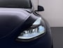 Tesla Model Y Long Range AWD 514pk SOH 92% Trekhaak Warmtepomp Leder Panoramadak Matrix-LED Autopilot Elektr.Stuur+Stoel+Verwarmd Navi Ecc Premium Audio Keyless Priv.Glass Camera's Elektr.AchterKlep Parkeer Assistent Sentry-Mode Privacyglas Bluetooth Dodehoek detector Connected services 1e Eigenaar 1.600KG Trekgewicht Fabrieksgarantie tot 27-6-2027 Garantie op Accu en Motoren 27-6-2031/192.000km