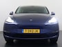 Tesla Model Y Long Range AWD 514pk SOH 92% Trekhaak Warmtepomp Leder Panoramadak Matrix-LED Autopilot Elektr.Stuur+Stoel+Verwarmd Navi Ecc Premium Audio Keyless Priv.Glass Camera's Elektr.AchterKlep Parkeer Assistent Sentry-Mode Privacyglas Bluetooth Dodehoek detector Connected services 1e Eigenaar 1.600KG Trekgewicht Fabrieksgarantie tot 27-6-2027 Garantie op Accu en Motoren 27-6-2031/192.000km