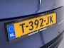 Tesla Model Y Long Range AWD 514pk SOH 92% Trekhaak Warmtepomp Leder Panoramadak Matrix-LED Autopilot Elektr.Stuur+Stoel+Verwarmd Navi Ecc Premium Audio Keyless Priv.Glass Camera's Elektr.AchterKlep Parkeer Assistent Sentry-Mode Privacyglas Bluetooth Dodehoek detector Connected services 1e Eigenaar 1.600KG Trekgewicht Fabrieksgarantie tot 27-6-2027 Garantie op Accu en Motoren 27-6-2031/192.000km