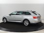Skoda Superb 1.5 TSI Business Edition | Trekhaak | Stoelverwarming | Adaptive cruise | Camera | Memory | Carplay | Sfeerverlichting | Side Assist | Achterbankverwarming | Navigatie | Full LED