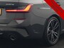 BMW 3-Serie Touring 330e M Sport PHEV 293pk Dealer O.H. | Head Up | Camera | Laser LED | Sfeerverlichting | Lederen Sportstoelen & Stuur Verwarmd | Dravitgrau | Apple Carplay | Keyless | Blis | 19"L.M | Virtual | Navigatie | DAB | Plug In Hybrid |