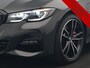 BMW 3-Serie Touring 330e M Sport PHEV 293pk Dealer O.H. | Head Up | Camera | Laser LED | Sfeerverlichting | Lederen Sportstoelen & Stuur Verwarmd | Dravitgrau | Apple Carplay | Keyless | Blis | 19"L.M | Virtual | Navigatie | DAB | Plug In Hybrid |