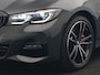 BMW 3-Serie Touring 330e M Sport PHEV 293pk Dealer O.H. Dravitgrau | Head Up | Camera | Laser LED | Sfeerverlichting | Lederen Sportstoelen & Stuur Verwarmd | Apple Carplay | Keyless | Blis | 19"L.M | Virtual | Navigatie | DAB | Plug In Hybrid |