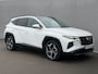 Hyundai Tucson 1.6 T-GDI PHEV Premium Sky 4WD / Dealer Onderhouden / Panoramadak / Standkachel / 360 Camera / Adaptieve Cruise / Apple Carplay & Android Auto / Navigatie / Stoel Verwarming / Stuurwiel Verwarming / Stoel Verkoeling / Elektr. Stoelen / Dodehoek detectie / Achterbank verwarming /