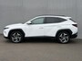 Hyundai Tucson 1.6 T-GDI PHEV Premium Sky 4WD / Dealer Onderhouden / Panoramadak / Standkachel / 360 Camera / Adaptieve Cruise / Apple Carplay & Android Auto / Navigatie / Stoel Verwarming / Stuurwiel Verwarming / Stoel Verkoeling / Elektr. Stoelen / Dodehoek detectie / Achterbank verwarming /