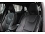 Volvo V40 T5 Inscription | Panorama dak | Elektrische stoel met memory | Schakel flippertjes | Parkeersensoren voor+achter | Achteruitrij camera | Bluetooth