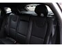 Volvo V40 T5 Inscription | Panorama dak | Elektrische stoel met memory | Schakel flippertjes | Parkeersensoren voor+achter | Achteruitrij camera | Bluetooth